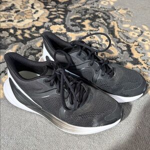 Lululemon Blissfeel sneakers